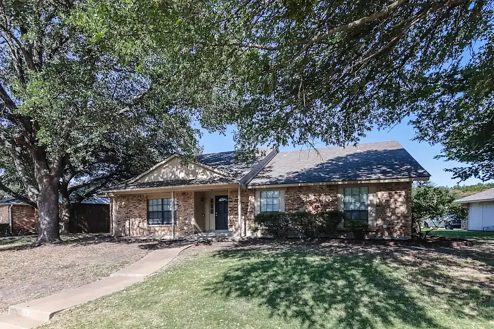 4 bed, 2152 sqft, $1,250 — Photo 1