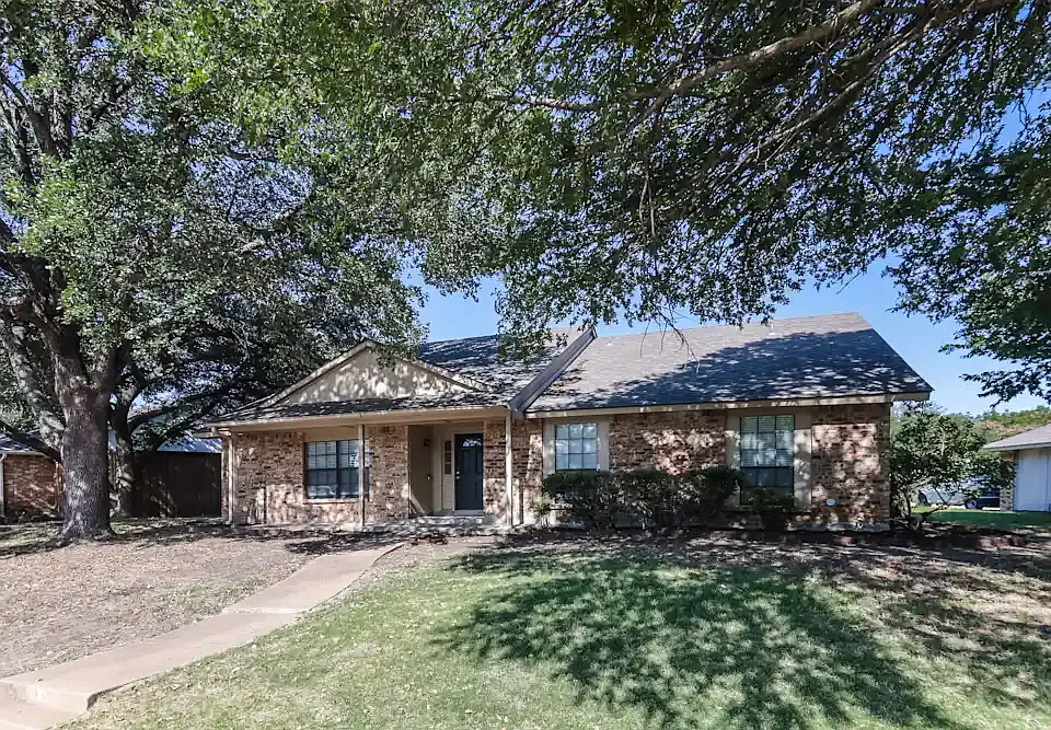 142 Kingsbridge Dr