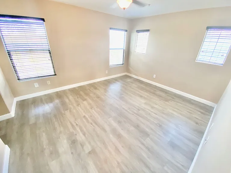 1060 Paradise Coach Dr — Photo 18