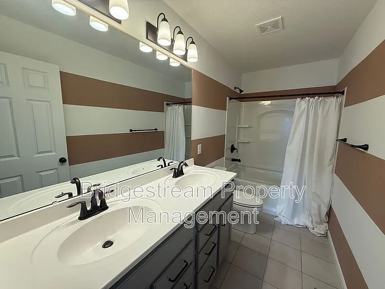 3032 Wellington Ln — Photo 11