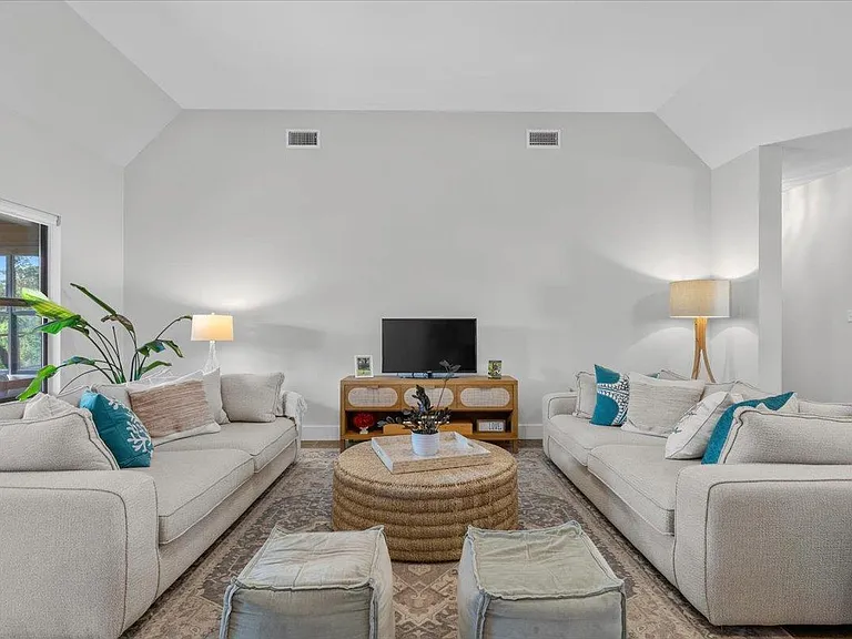 116 Lei Ct — Photo 6