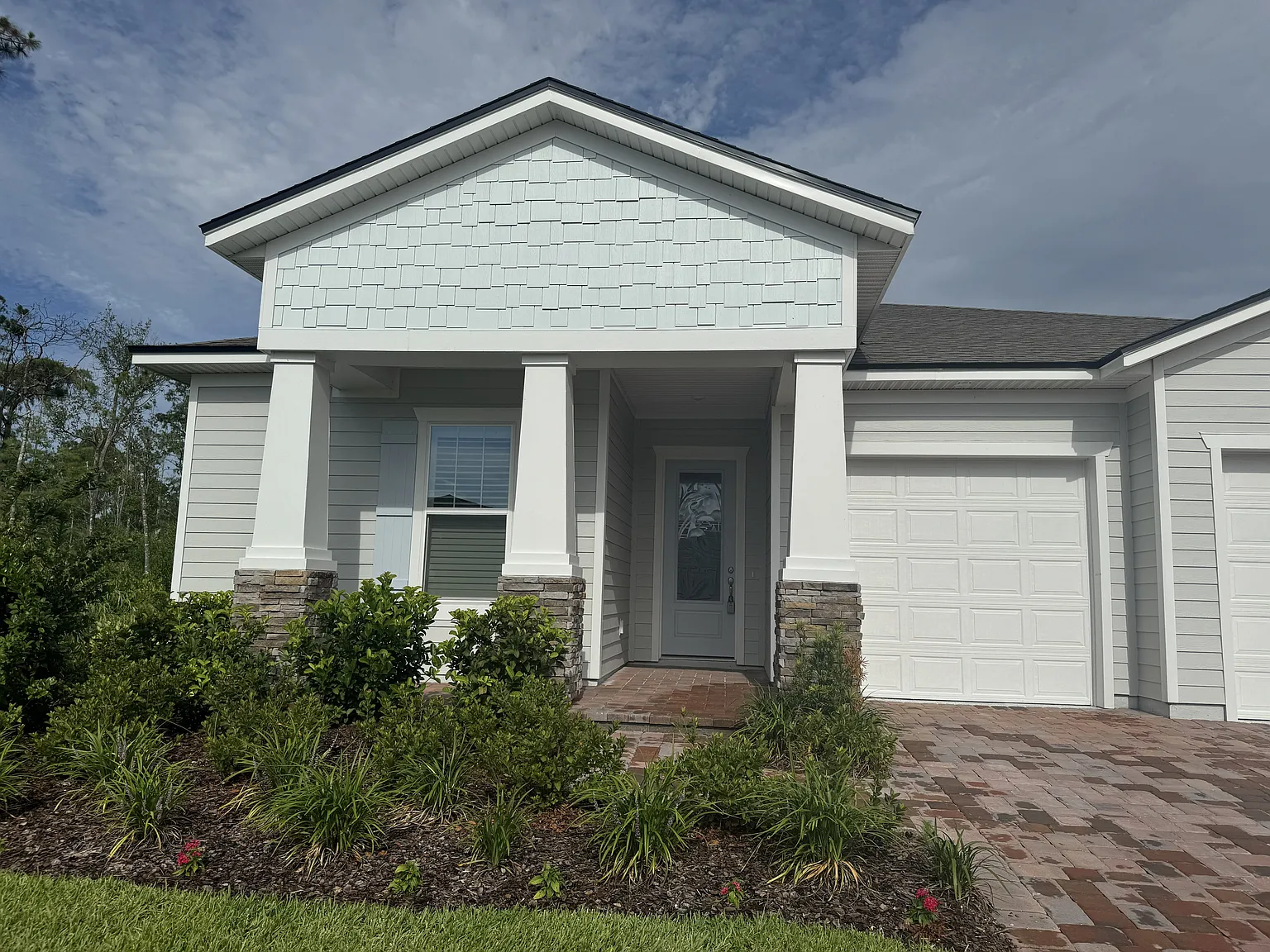 2 bed, 2.5 bath, 2369 sqft, $2,500 — Photo 2
