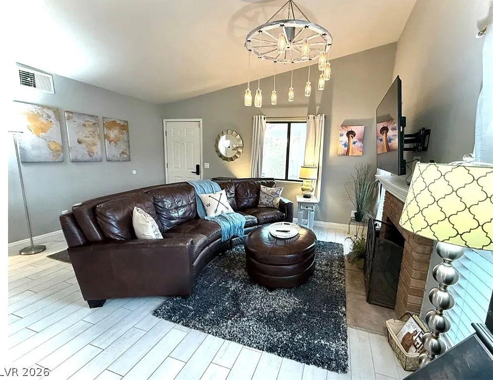 2 bed, 2.0 bath, 1004 sqft, $2,300 — Photo 1