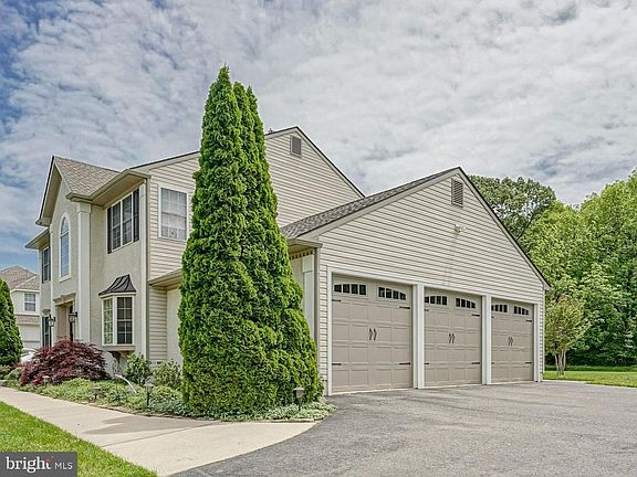 2nd image of 15 Millway Rd