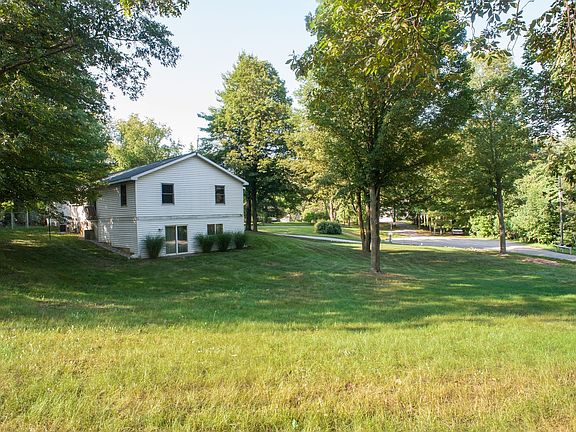 4th image of 10035 Beecher Dr NE