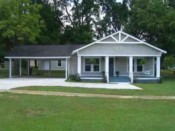 415 N Columbus Ave, Louisville, MS 39339