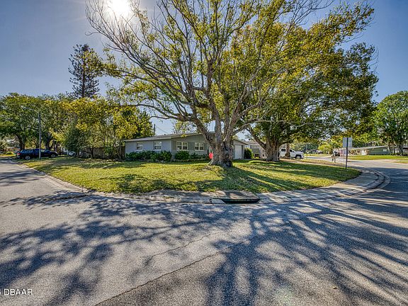 3rd image of 2821 Oak Lea Dr