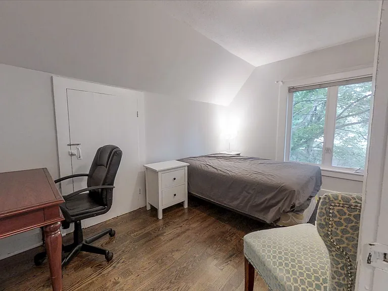 181 Winchester Ave — Photo 7