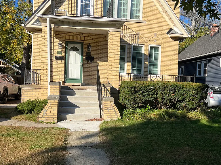825 Saint Louis St — Photo 11
