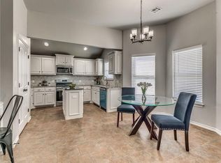 1805 Mead Ln, Moore, OK 73170