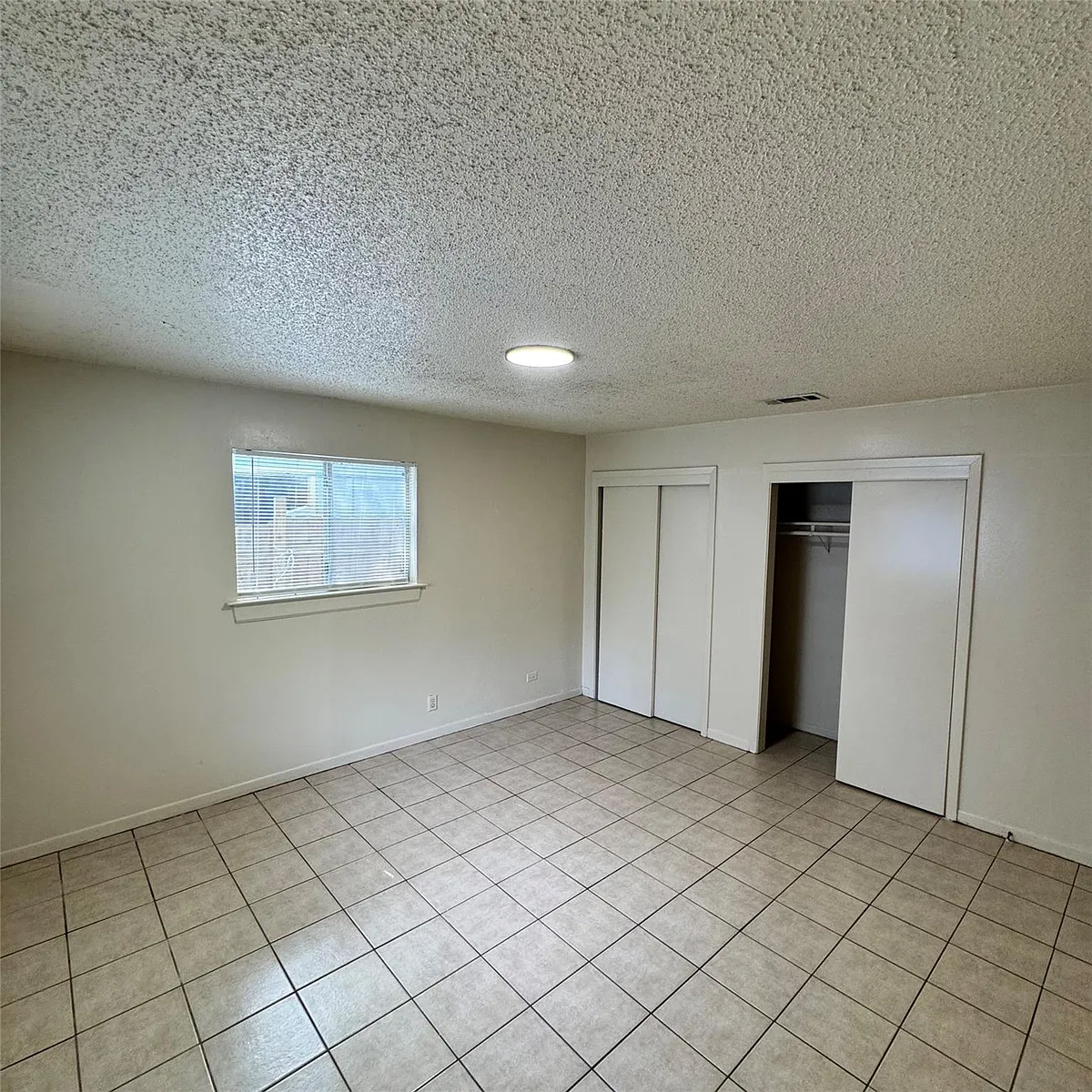 Building Photo - 1626 Royal Hill Dr #B
