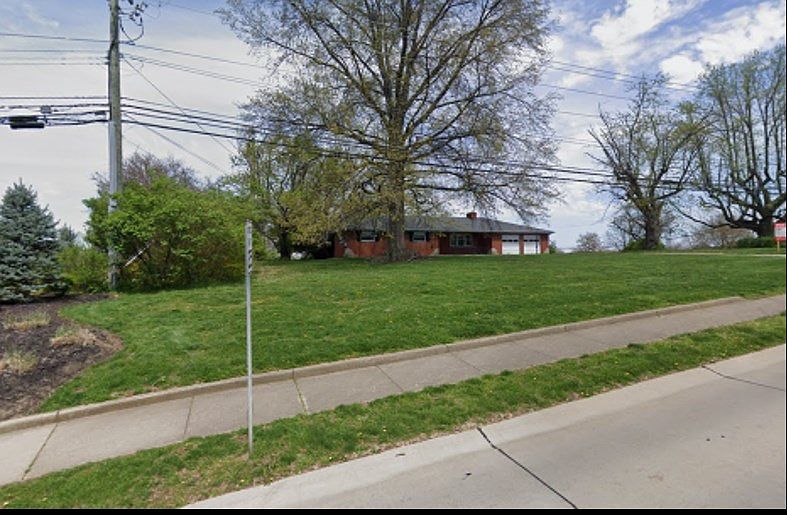 1st image of 221 Grandview Dr