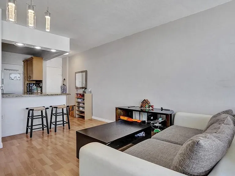 2899 Collins Ave #1502 — Photo 12