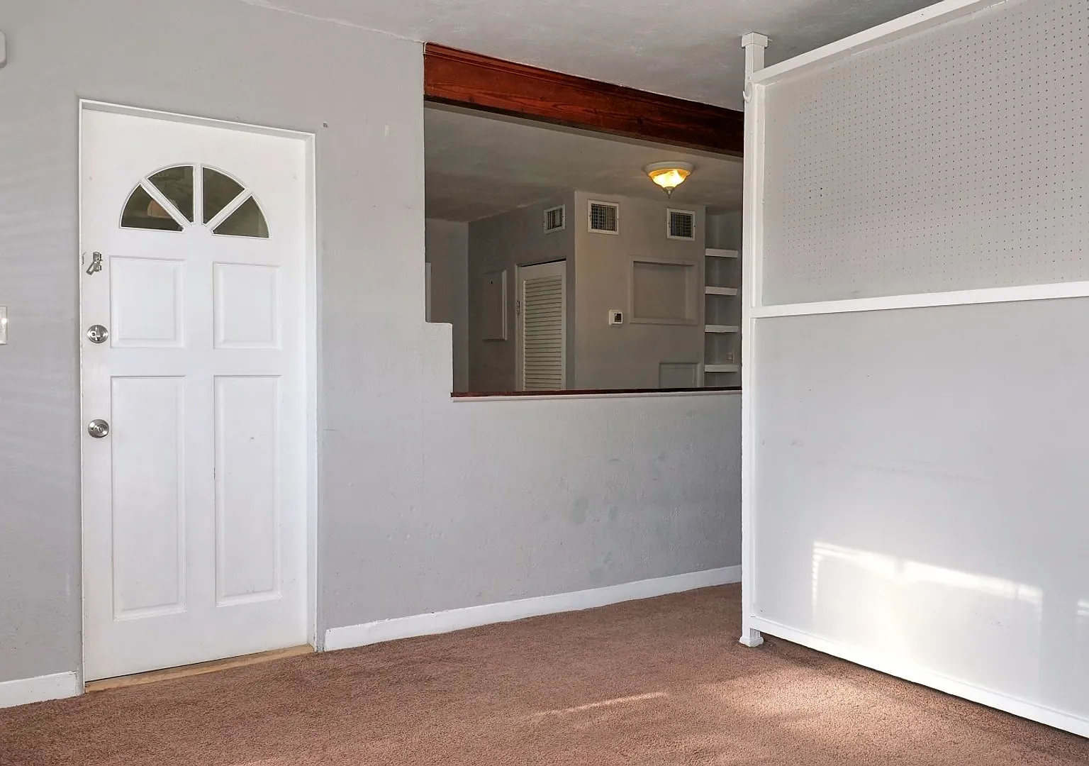 One room Duplex near Downtown Available Now! — Photo 3