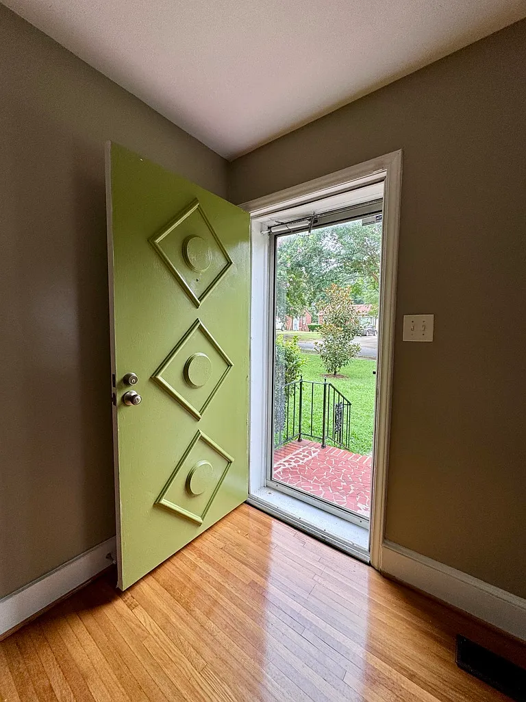 Spacious 4BR Home in Charlotte's Historic McCrorey Heights — Photo 2