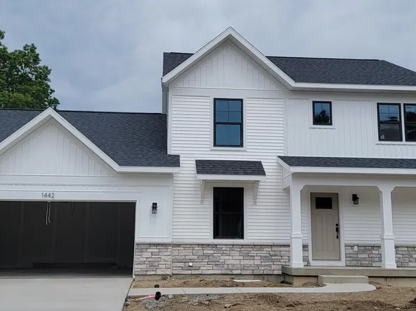 1442 Kimber Dr #120, Lowell, MI 49331