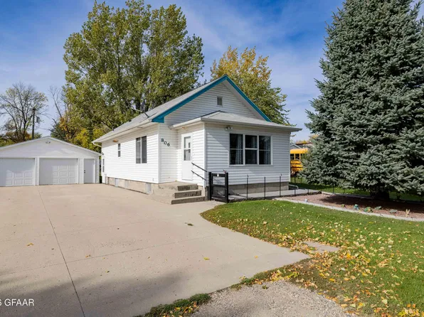 806 Copeland Ave, Manvel, ND 58256