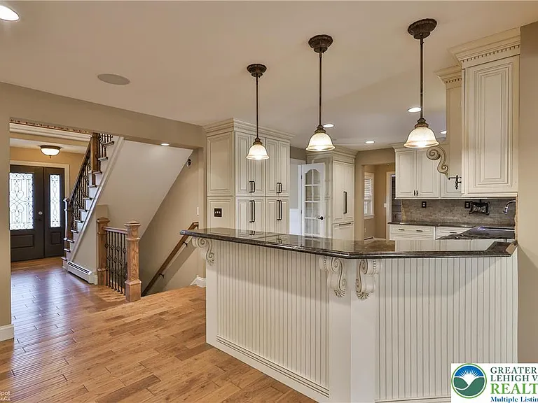 284 Walker Rd — Photo 38