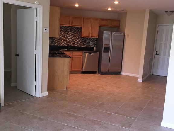 2nd image of 1985 NE Collins Cir #14-10