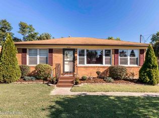 9216 Ponder Ln, Louisville, KY 40272