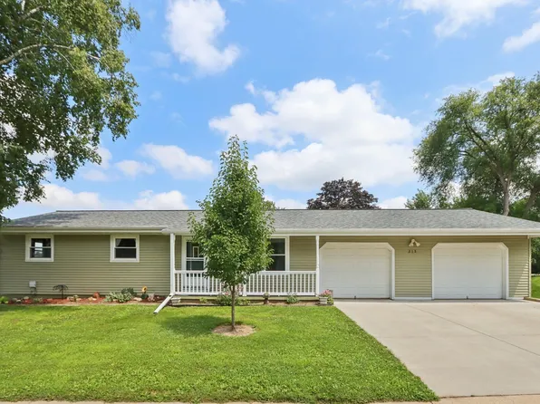 215 S Lincoln St, Poynette, WI 53955