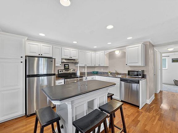 5th image of 122 N N St #6