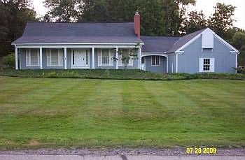 1st image of 10 Meadowhill Ln