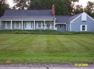 10 Meadowhill Ln, Chagrin Falls, OH 44022