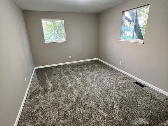 4th image of 4464 E Hill Rd