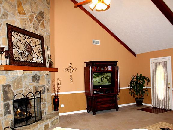 2nd image of 223 Lakeover Dr W