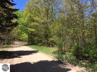 Revnell Rd, Beulah, MI 49617