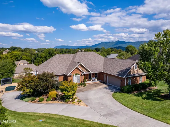 3830 Crescent Ridge Ct, Maryville, TN 37804