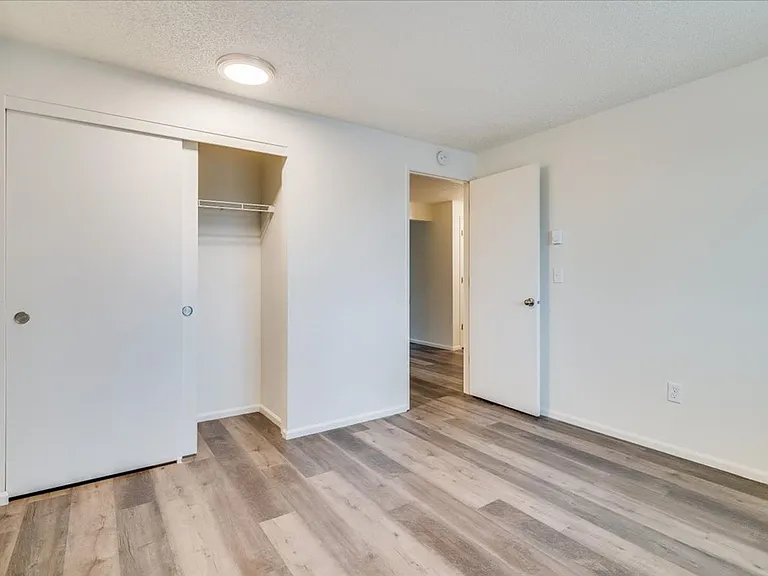 Barclay Square Where Convenience Meets Community Up to 1-Month Free! — Photo 47