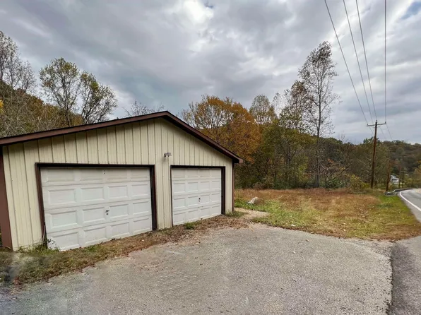 7450 State Route 3, West Hamlin, WV 25571