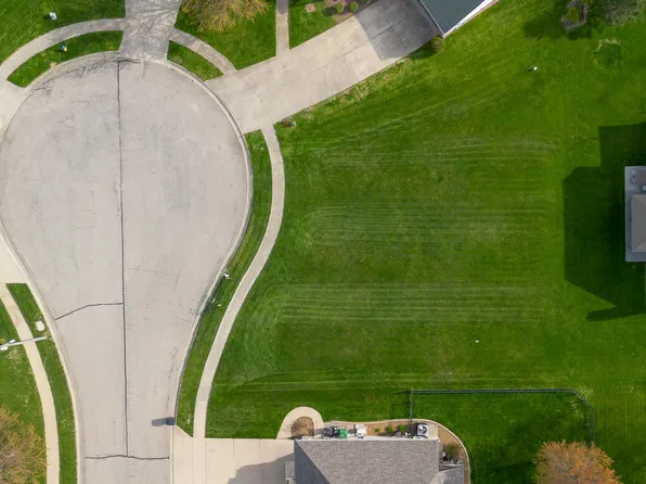 3210 Overlook Ct, Columbus, IN 47203