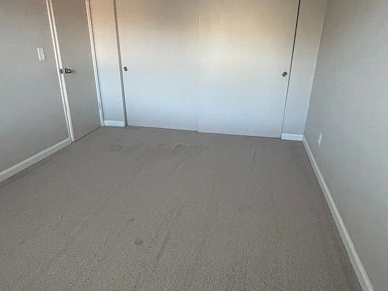 Olive Glen — Photo 21