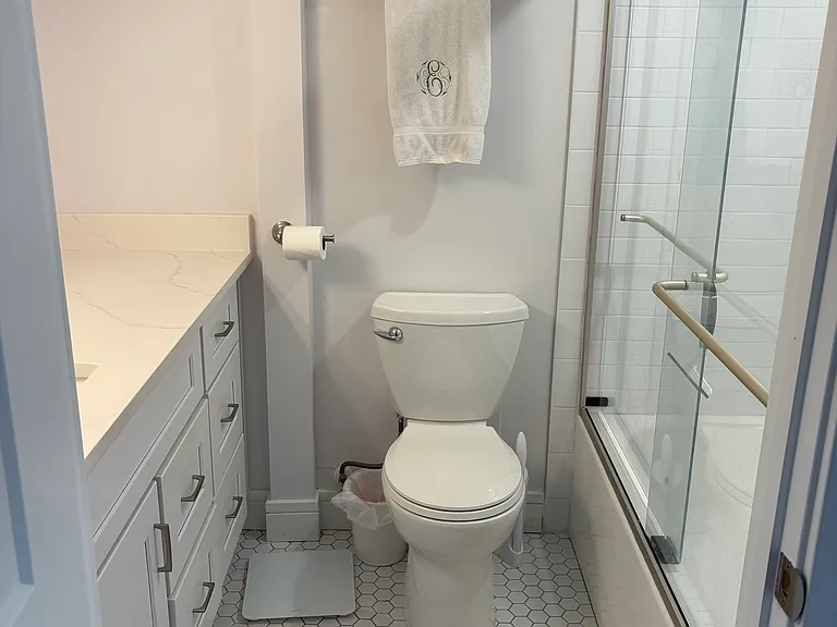 2545 Oak St #7 — Photo 15