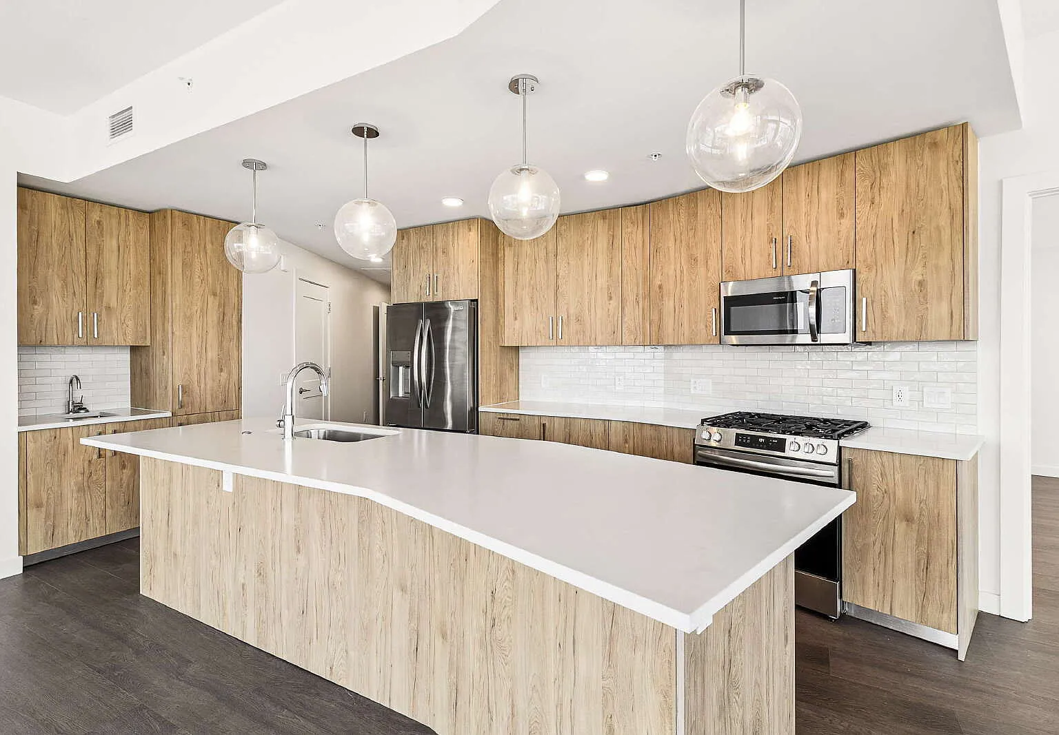2 bed, 2.5 bath, 1147 sqft, $4,100 — Photo 4