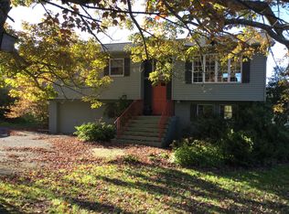 457 Lake Louise Rd, Dallas, PA 18612