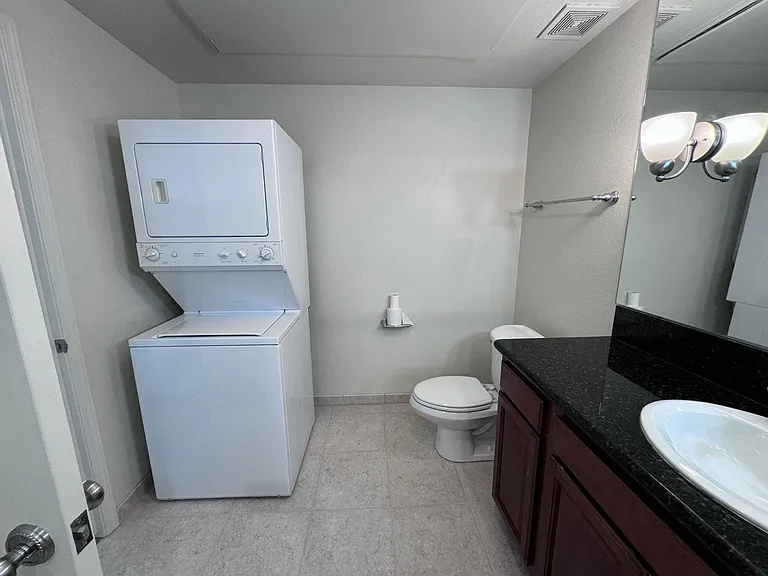 200 W 2nd St #401 — Photo 7
