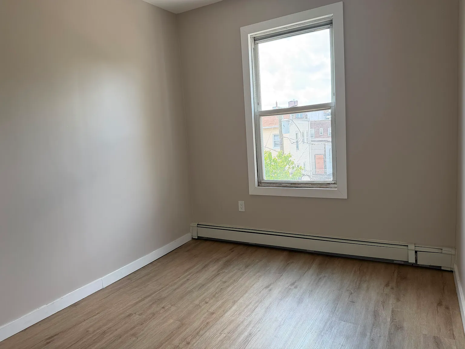 8 Sheffield St — Photo 3