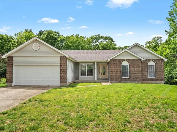 103 Greenway Ct, High Ridge, MO 63049