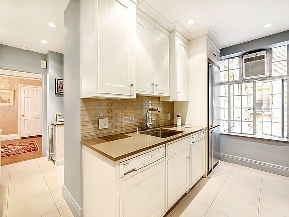 4th image of 15 W 81st St APT 7G