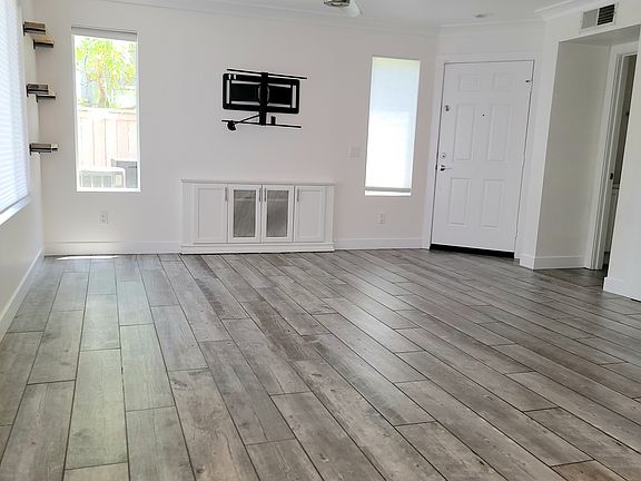 4th image of 813 Caminito Nogales