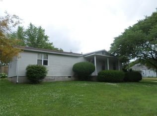 810 Chestnut St, Bourbon, MO 65441