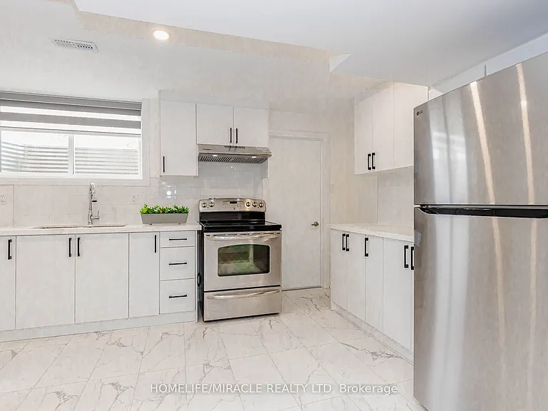 563 Taplow Cres — Photo 34