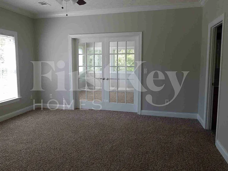 1911 Chestnut Oak Ln — Photo 16