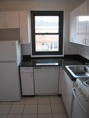 Rented by City Connections Realty | media 2