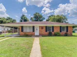 2182 Collins Blvd, Gulfport, MS 39507