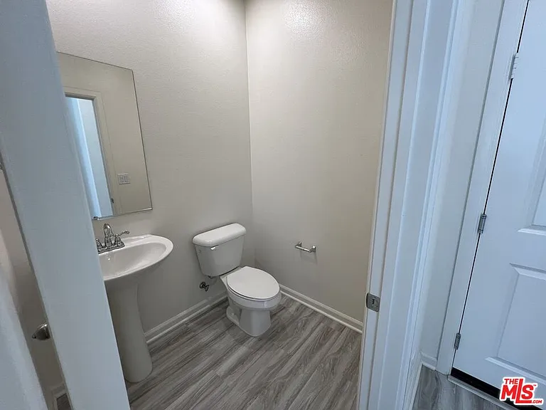 25198 Harmony Ave — Photo 5